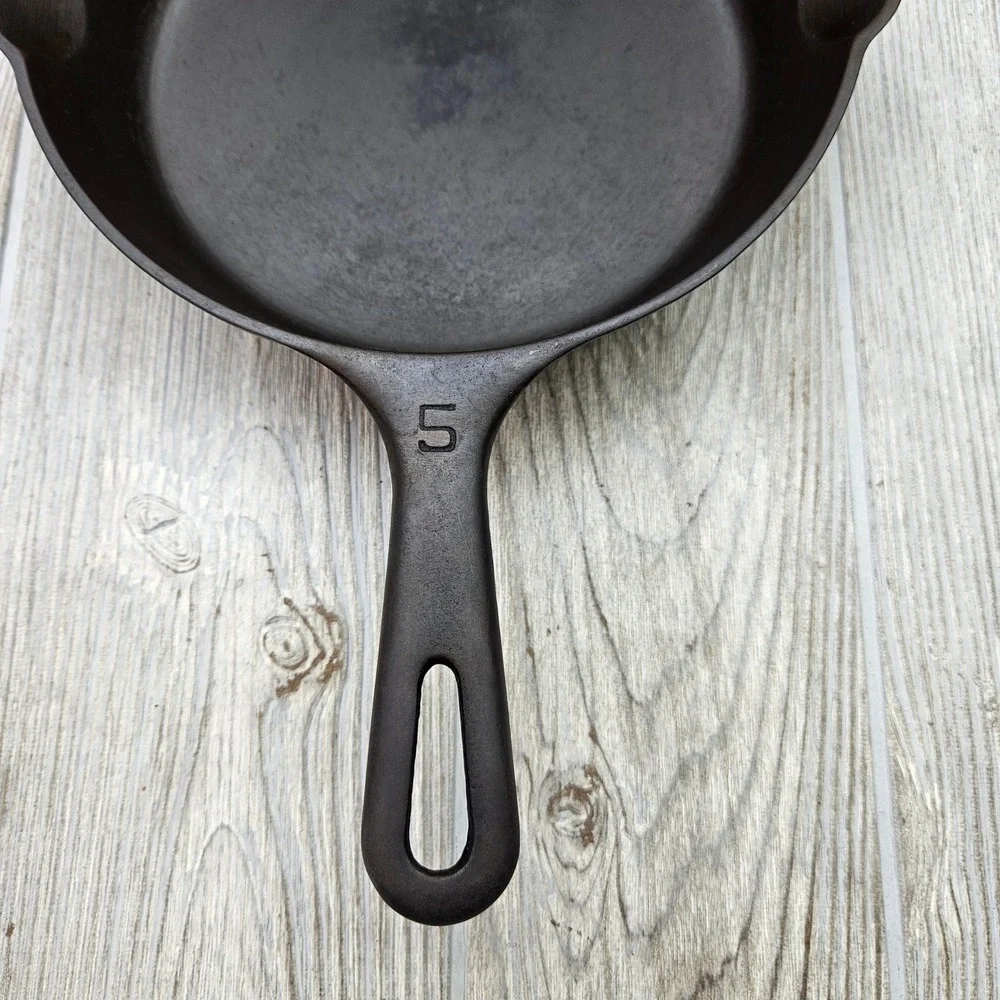 Vintage Griswold No. 5 Small Block Logo Cast‎ Iron Skillet Erie PA 724 No Spin